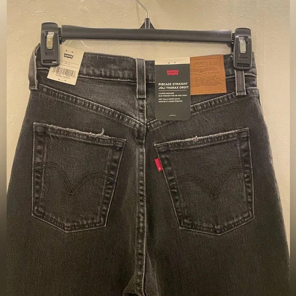 Levi's Ribcage Straight Joli Thorax Droit Button Fly Dark Black Wash Jeans NWT - Picture 9 of 16